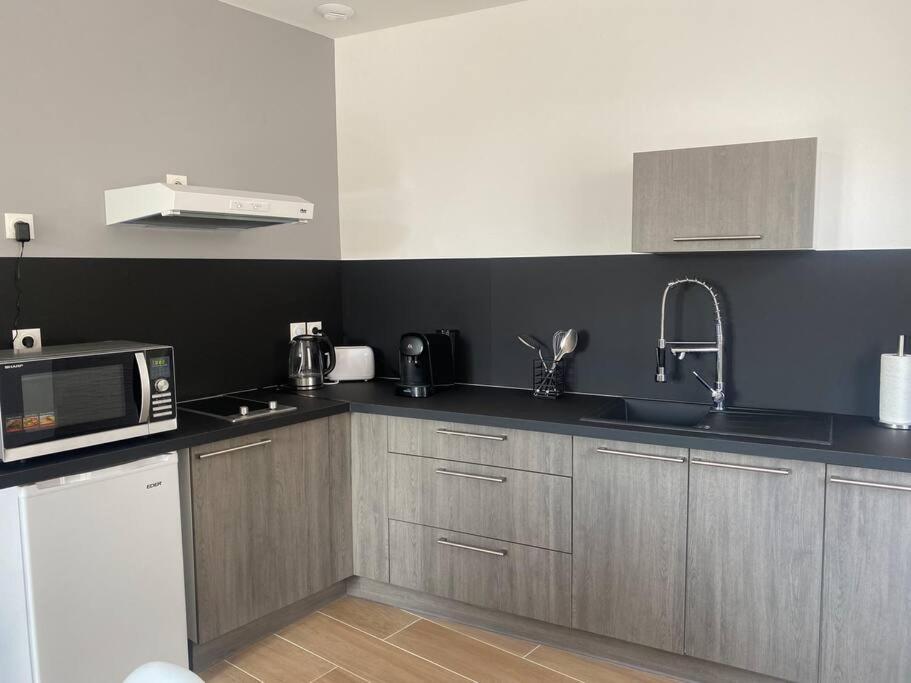 Le 102 De La Gare: Appartement Neuf Et Climatise Шалон-ан-Шампань Экстерьер фото